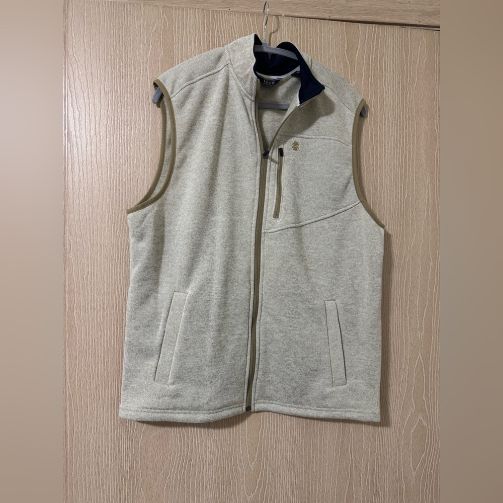 Izod sweater vest size L